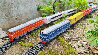 Powerful Diesel Locomotive Df4b From China  Custom Train Model Assembling And Testing