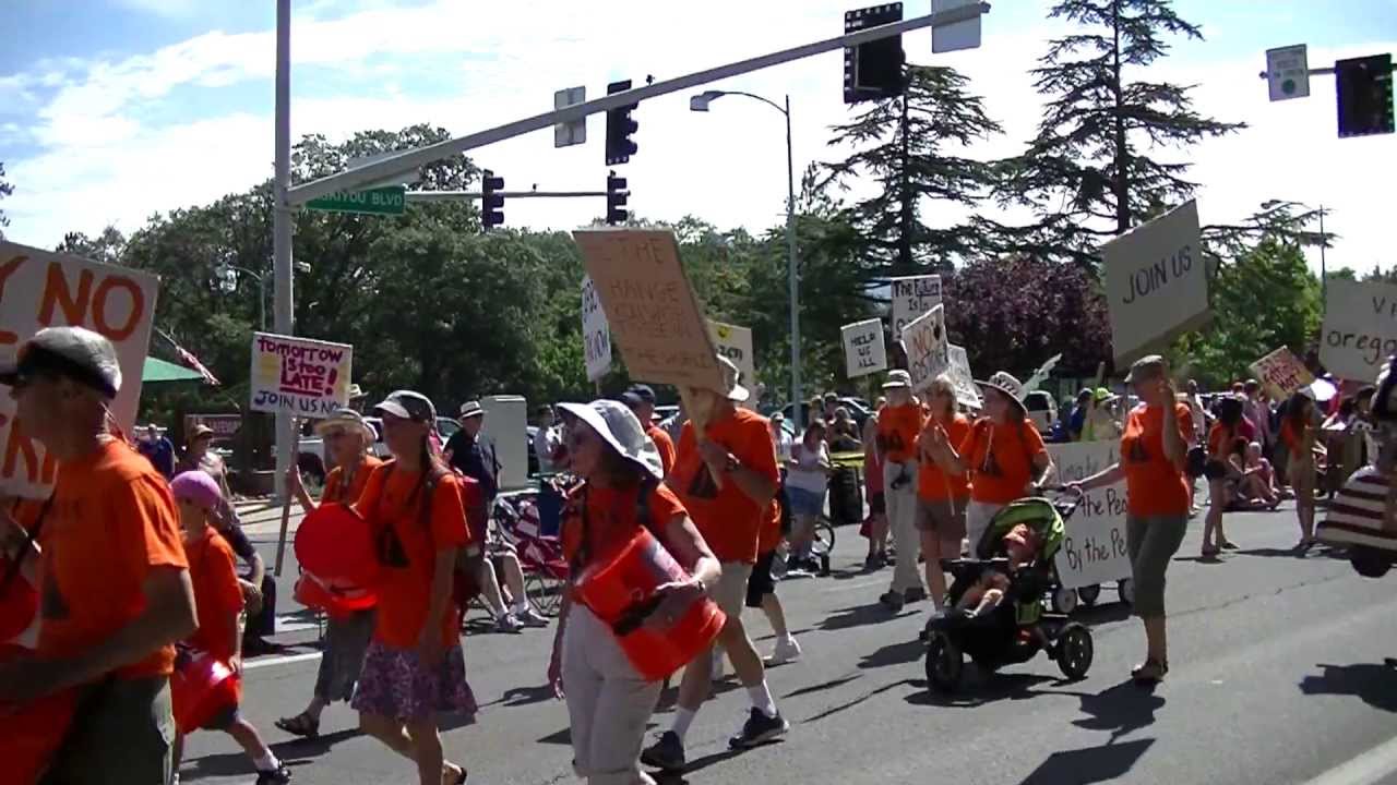 SOCAN (Southern Oregon Climate Action Network) - 4th of July Parade, Ashland