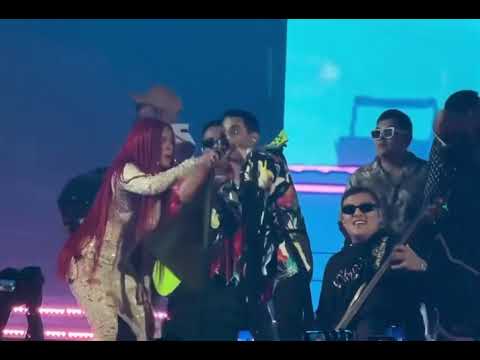 karol g y grupo firme cantando tusa 😍😍😍