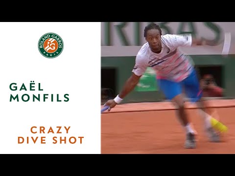 Gaël Monfils' Crazy Dive Shot - Roland-Garros