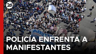 Ahora - Congreso Manifestantes Arrojan Bombas Molotov A La Policía