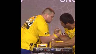 Kydyrgali Ongarbaev v Dmitry Silaev from Zloty Tur #armwrestler #armwrestling #armfight