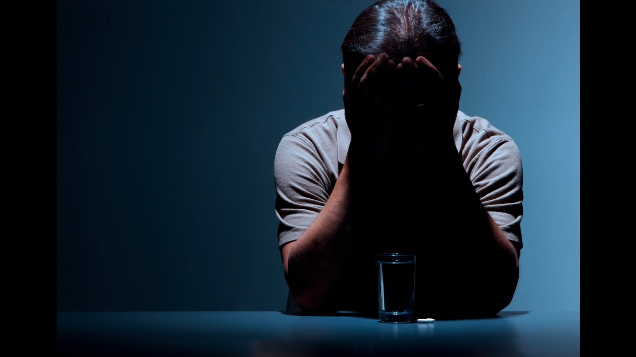 مع الحكيم | ما هو الاكتئاب وكيف يمكن علاجه؟