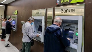 'I'm old, not stupid': Spain's elderly criticise online banking