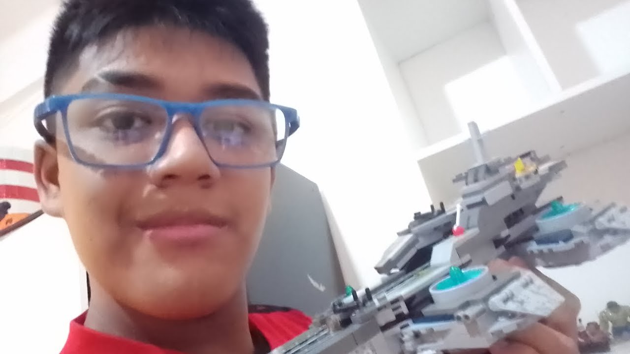 Les muestro mi nuevo set de lego y les anuncio que mi hermano Miki el travieso tiene un nuevo canal