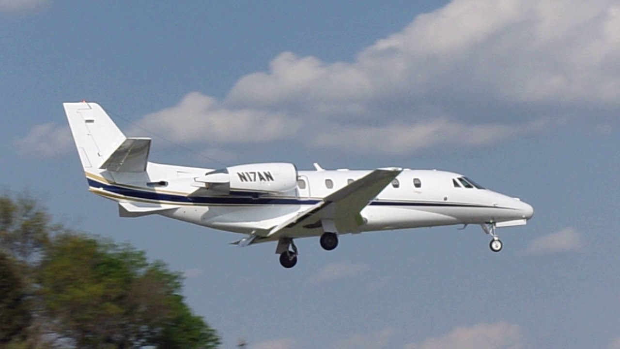 Hanover Foods Cessna citation excel N17AN (560X) land at York airport