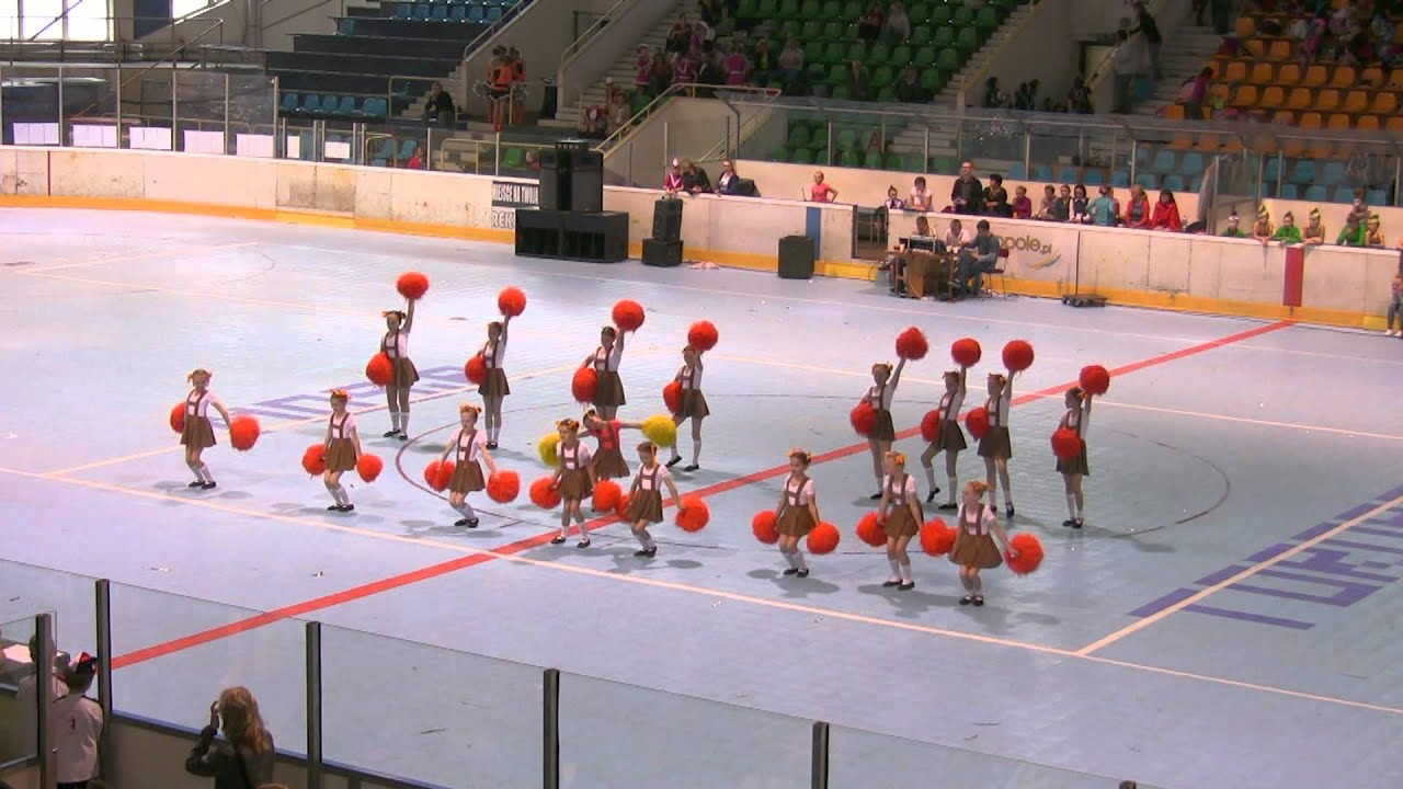 Arabeska II Zawada Książęca MP 2012 scena pom-pom