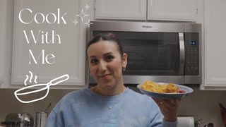 Spooky Kitchen Chronicles: Mac & Cheese, Fries, and Halloween Costume Ideas!
