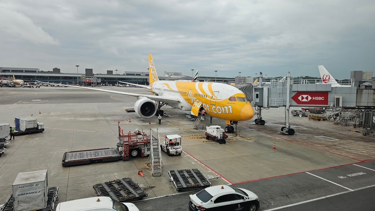Flying with Scoots from Singapore to Phuket