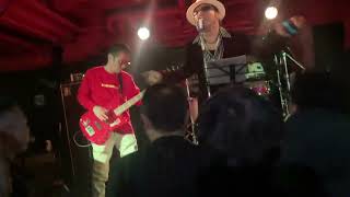 Bull The Dougs - Stop That Train