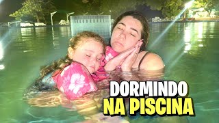 EU E A DIVA DORMIMOS NA PISCINA MAS ELA FOI INFECTADA