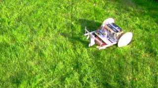 testing my new robot  lawn mower by Eddy Kuis 2,207 views 14 years ago 1 minute, 42 seconds