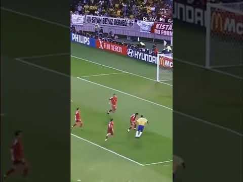 شوف كيف دافع الأتراك ضد منتخب البرازيل ٢٠٠٢ 