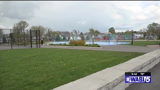Families officially enjoy Bangor Splash Pad as temperatures rise