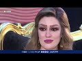 بكاء المذيعه بعد سماع شعر على الاب حزين جدا