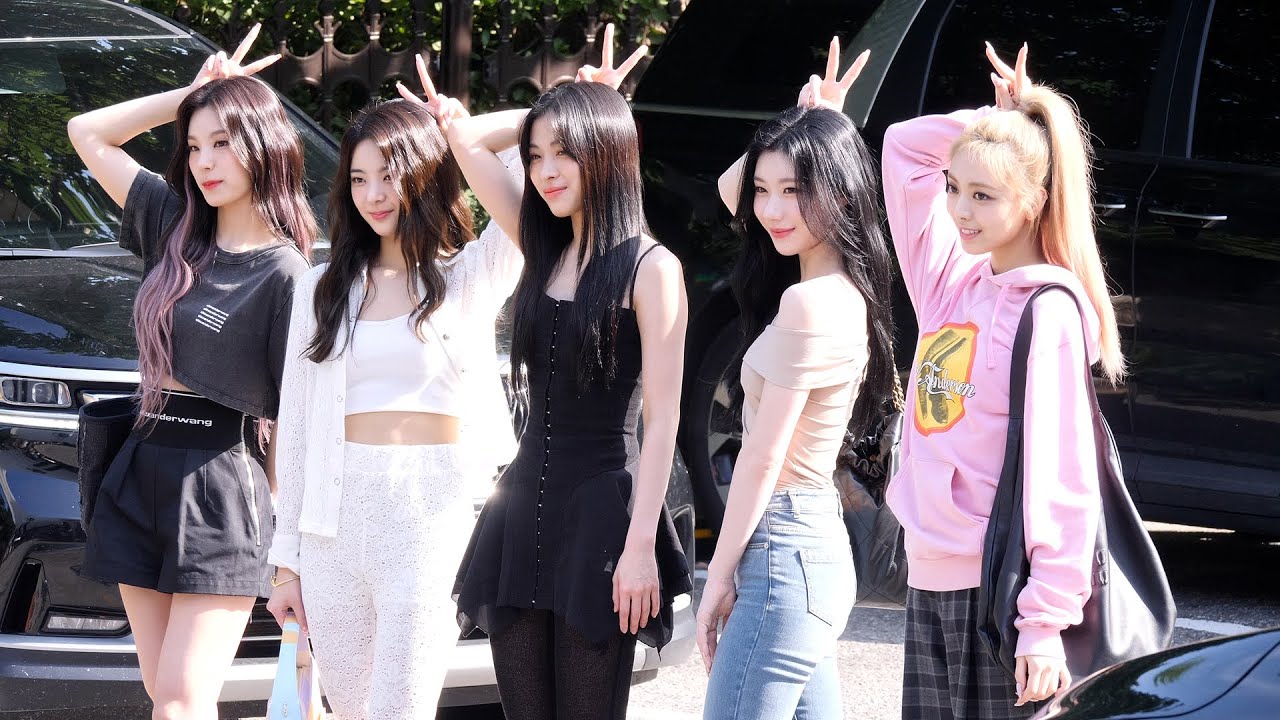 220729 ITZY (있지) 뮤직뱅크 출근길 4K 직캠｜Spinel