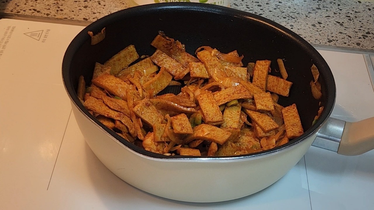 대충 매콤 어묵 볶음 만드는 영상