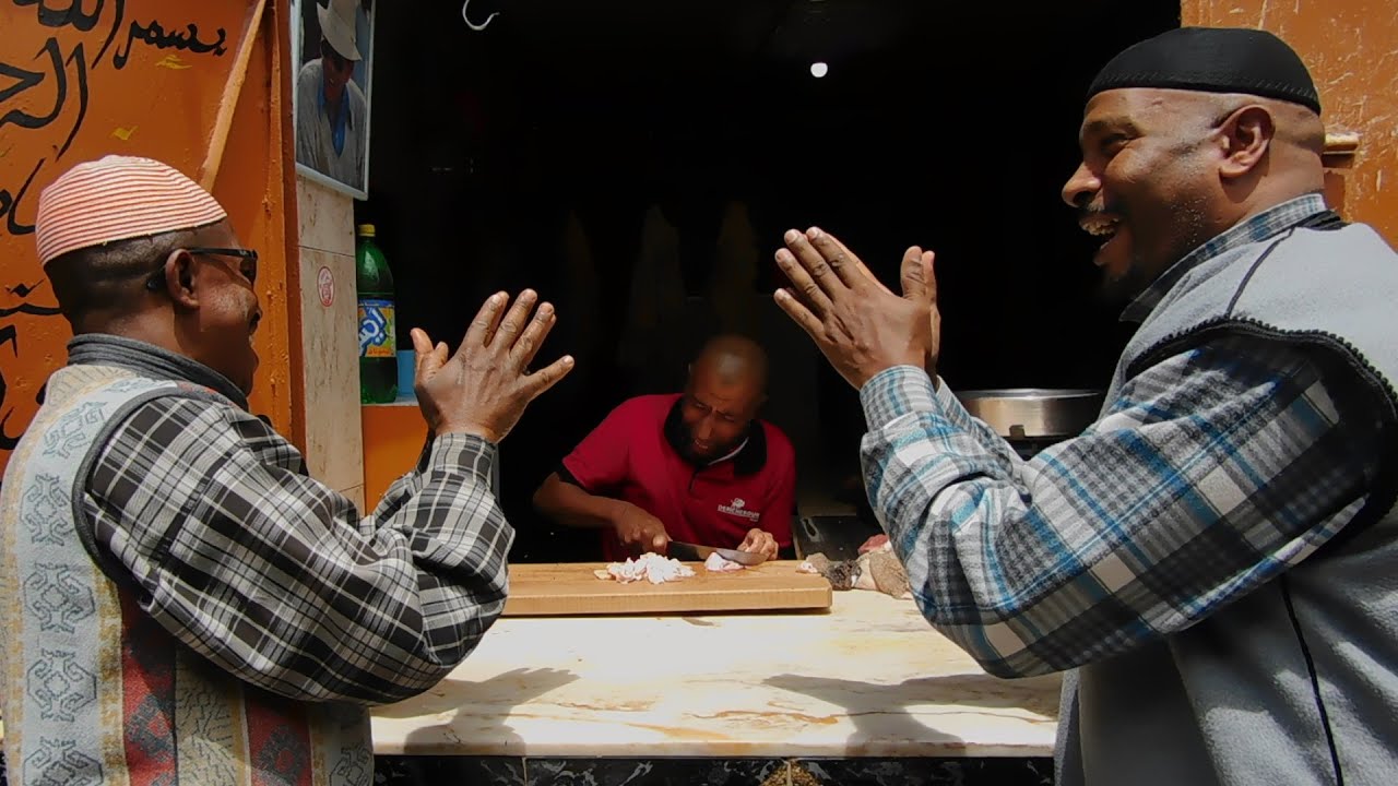 ميزان بلدي وساعة بلاندي مع خوكوم الكرادي