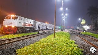 Kereta Ekonomi Odongodong Dikejar Dua Kereta Ekonomi Premium Di Stasiun Klari