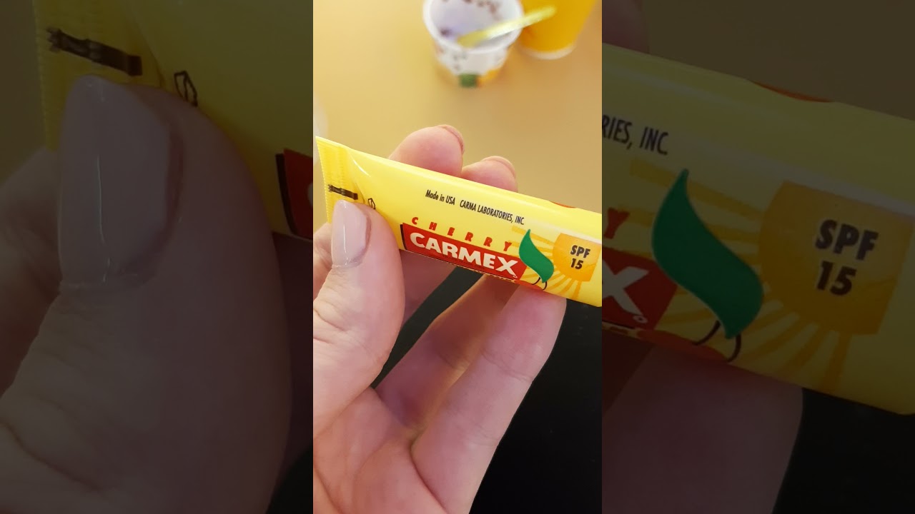 НЕ ВЕРЬТЕ! ГОРЯТ ГУБЫ 😱 УЖАС ОТ КАРМЕКС | CARMEX | ВЕЗУЧАЯ АНАСТАСИ