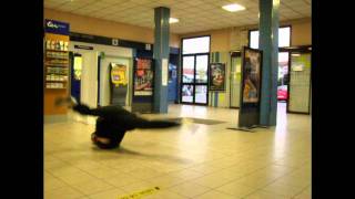 Fast windmill practice B-boy Mamax (Stibat Crew) 2011