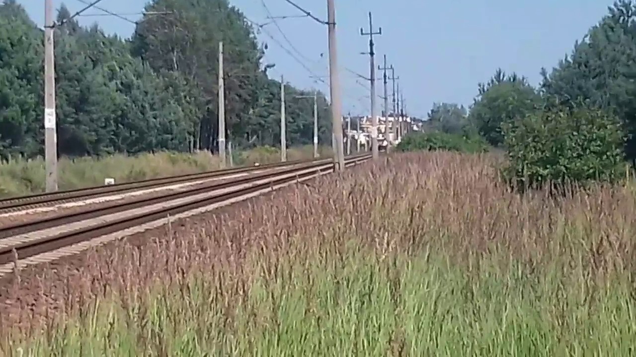 EN57-2037 na długiej prostej