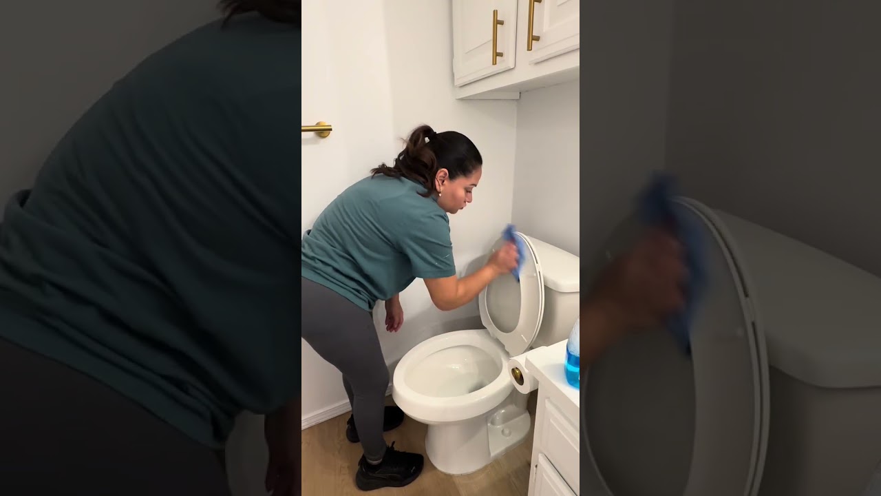 Нам пришлось заниматься уборкой.