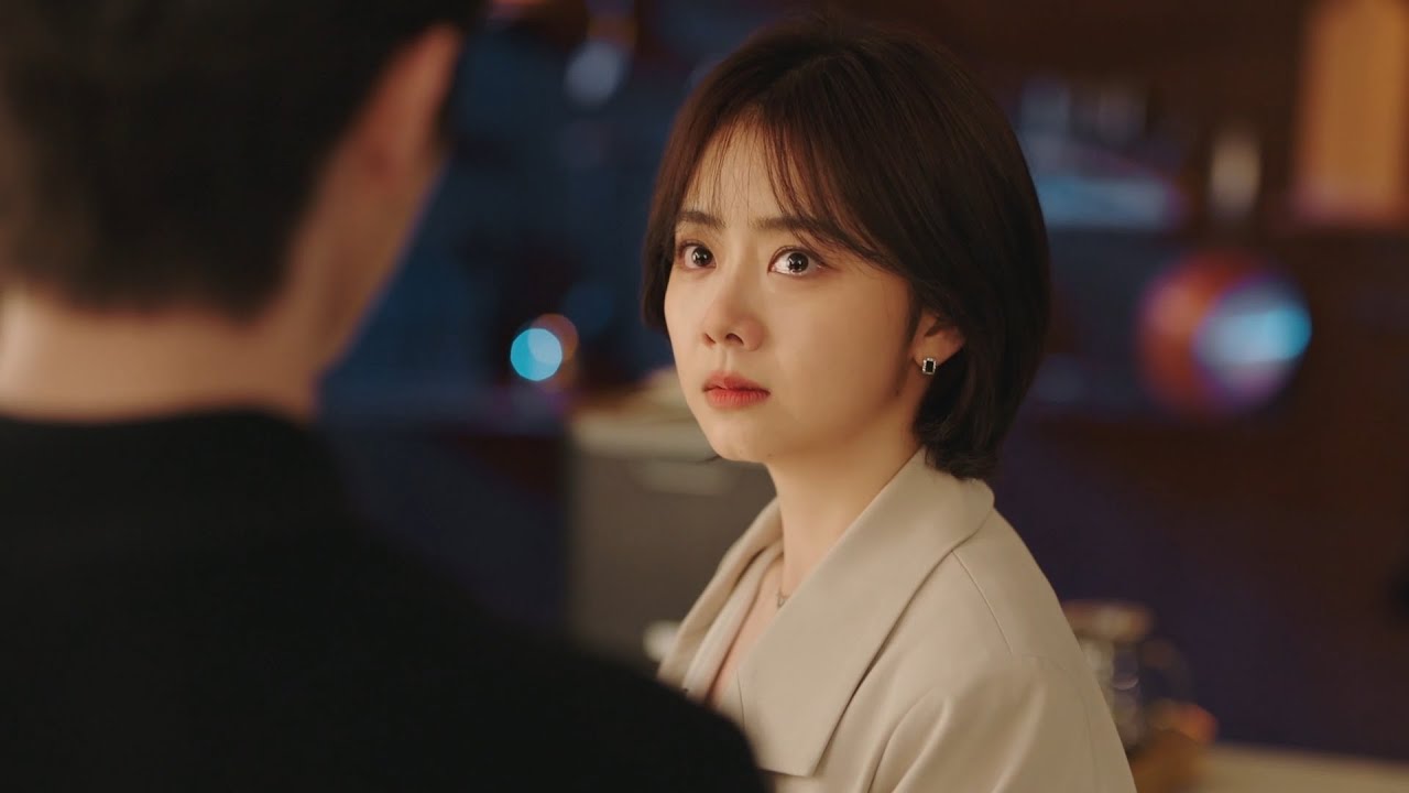 Генеральный директор пожертвовал своими интересами, чтобы помочь Золушке молча вернуть компанию!🍑