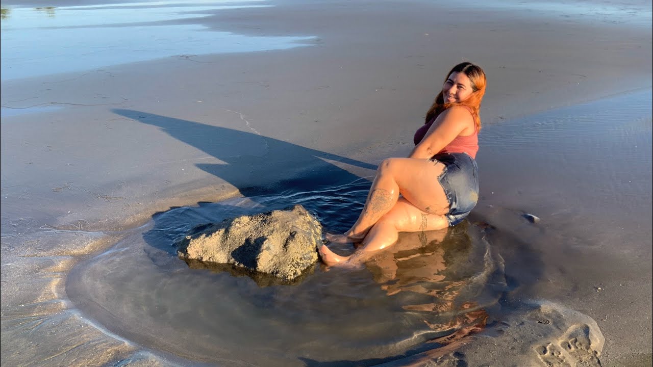 “Acompáñame💁🏻‍♀️🌅 a darme ✨un buen chapuzón 🌊”