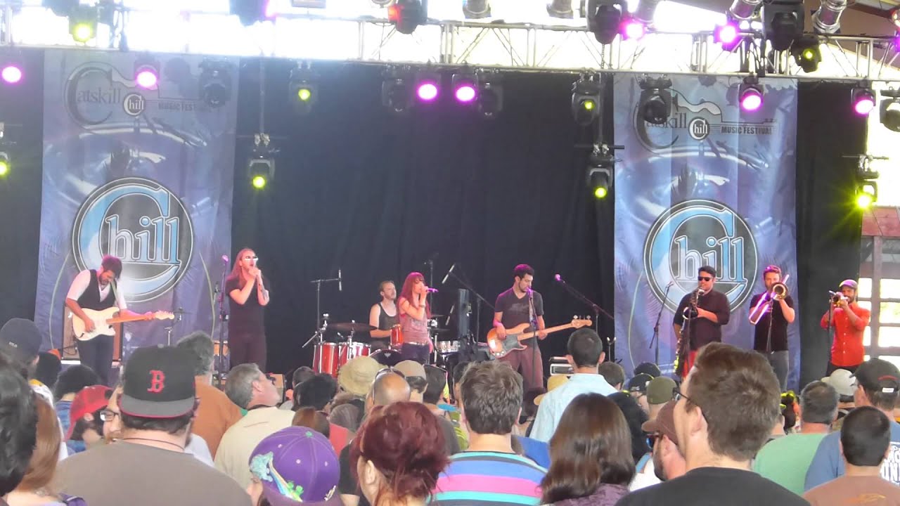 Catskill Chill 2013  -  Sister Sparrow and The Dirty Birds