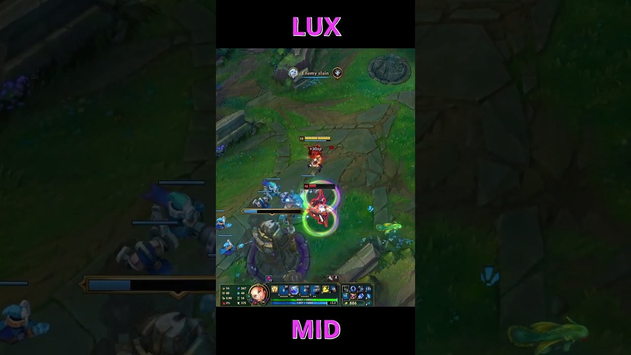 Briar destroyed under the tower! Lux mid lane LOL