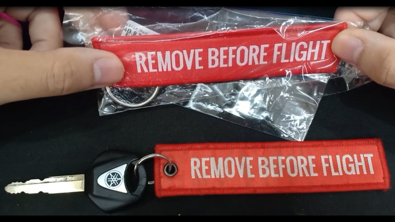 Móc gắn chìa khoá Remove Before Flight