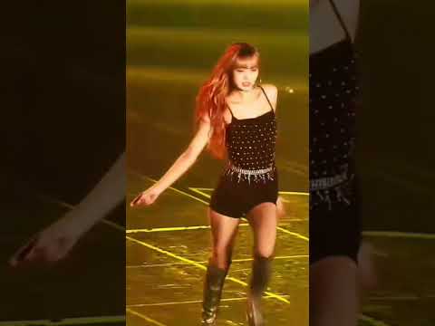 Lisa is dancing with girls #Shorts#Viral#Trending#ShortsFeed#Explore#Foryou#InstaGood#Trend
