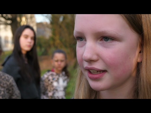 ROMANE TOUCHÉE PAR LE MUR