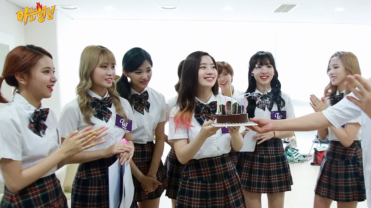 [메이킹] Surprise! 트와이스(TWICE) 다현(DAHYUN) 생일파티♥ - 아는 형님(Knowing bros)