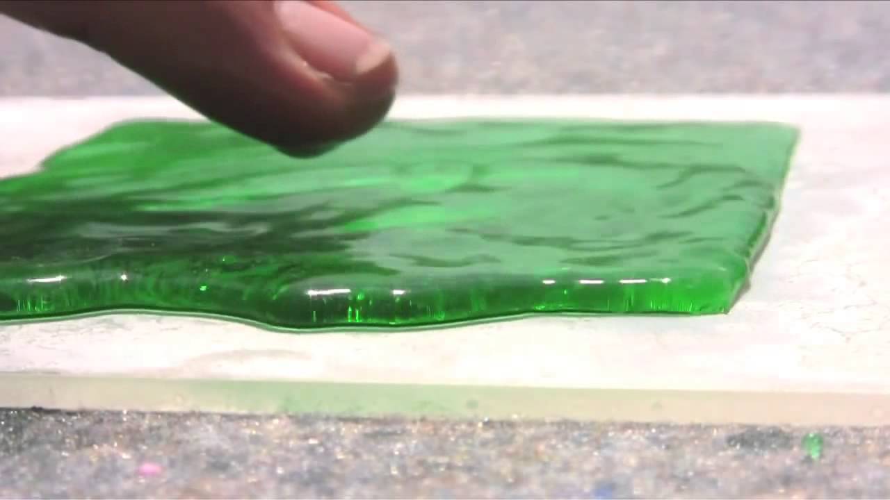 The Official Ultra-Ever Dry Product Video - Superhydrophobic and oleophobic coating (tuvideo.matiasmx.com)