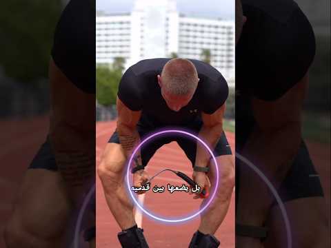 قوة أم خدعة رجل يثني مطرقة حديدية بيده شاهد ذلك