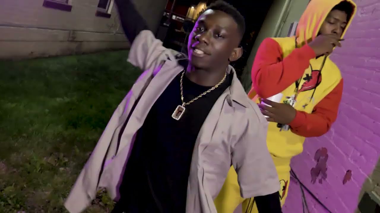 在 YouTube 上觀看「Lil V x Double G - "Double Trouble" (Official Music Video) | Shot By @YoungMoeFilms」 在 YouTube 上觀看「Lil V x Double G - "Double Trouble" (Official Music Video) | Shot By @YoungMoeFilms」