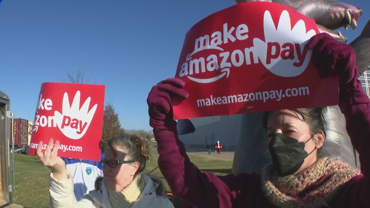 Amazon workers in Joliet hold Black Friday protest - YouTube