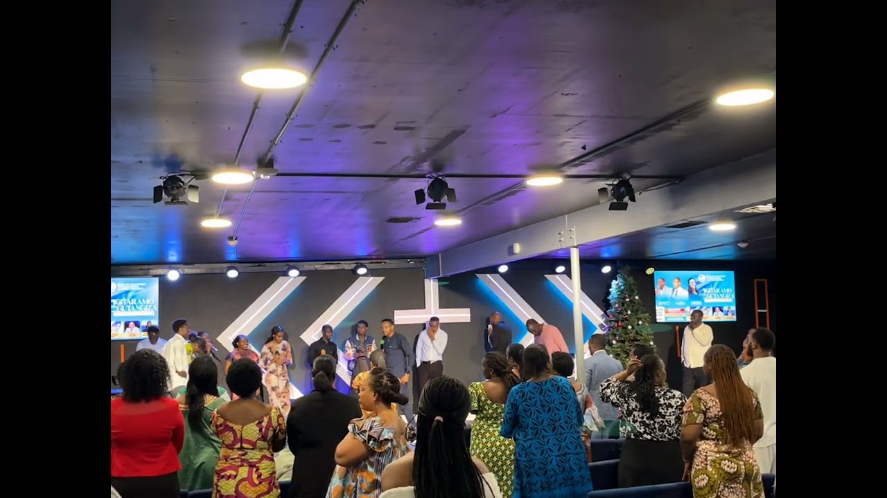 Frank yakije umuriro🔥🔥 mundirimbo zakera mugitaramo cyambere.