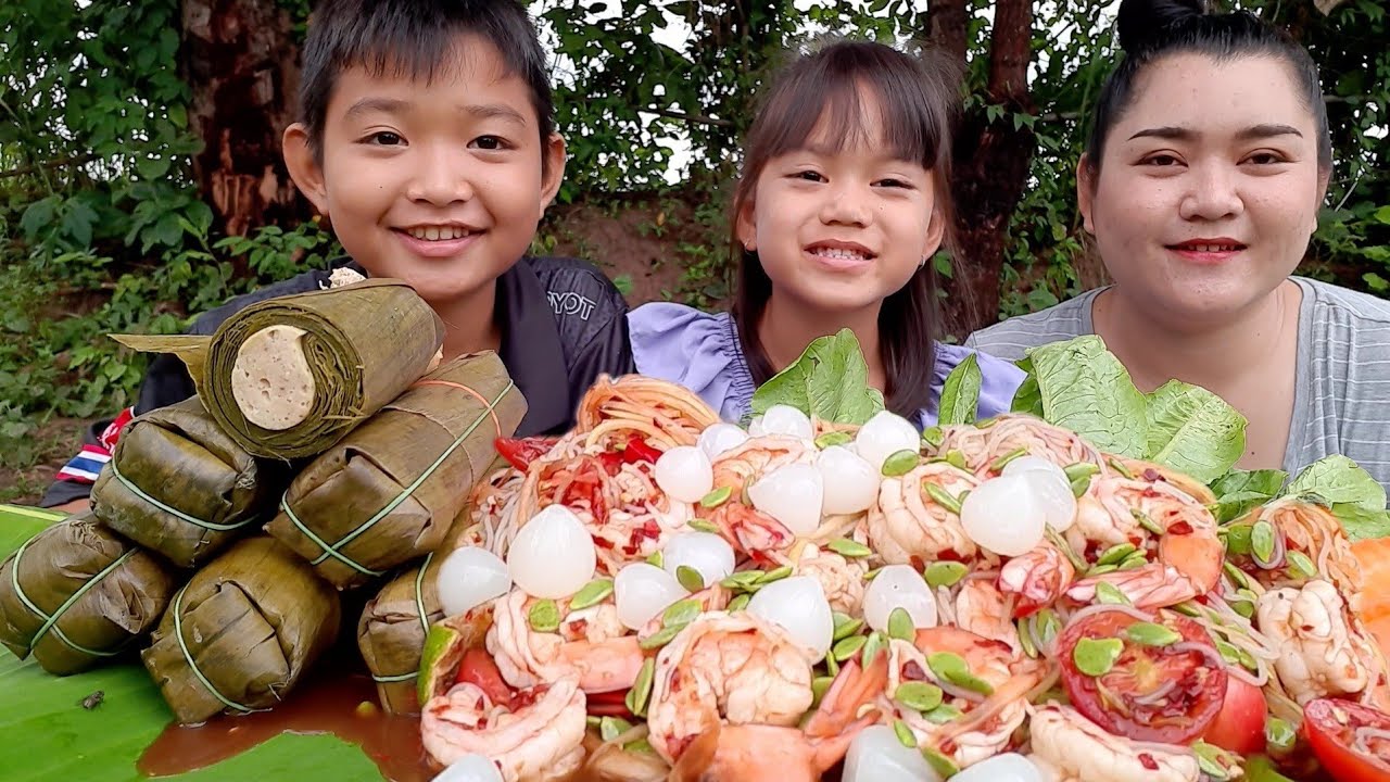 ตำซั่วกุ้งเด้งใส่กระทียมโทนดอง  กินกับหมูยอห่อใบตองแซบๆ 13 ตุลาคม ค.ศ. 2021