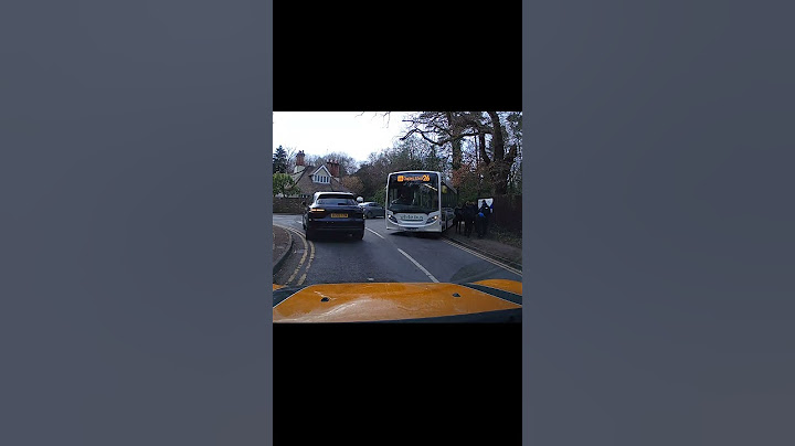 Bus Driver Badly Cuts a Corner Near Pedestrians #learningpoint #drivingfails #dashcam