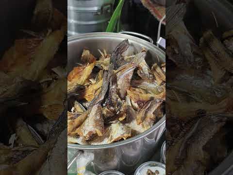 กับข้าวแบบบ้านๆ ตลาดเกษตรสีเขียว ถนนคนเดินศรีสะเกษ