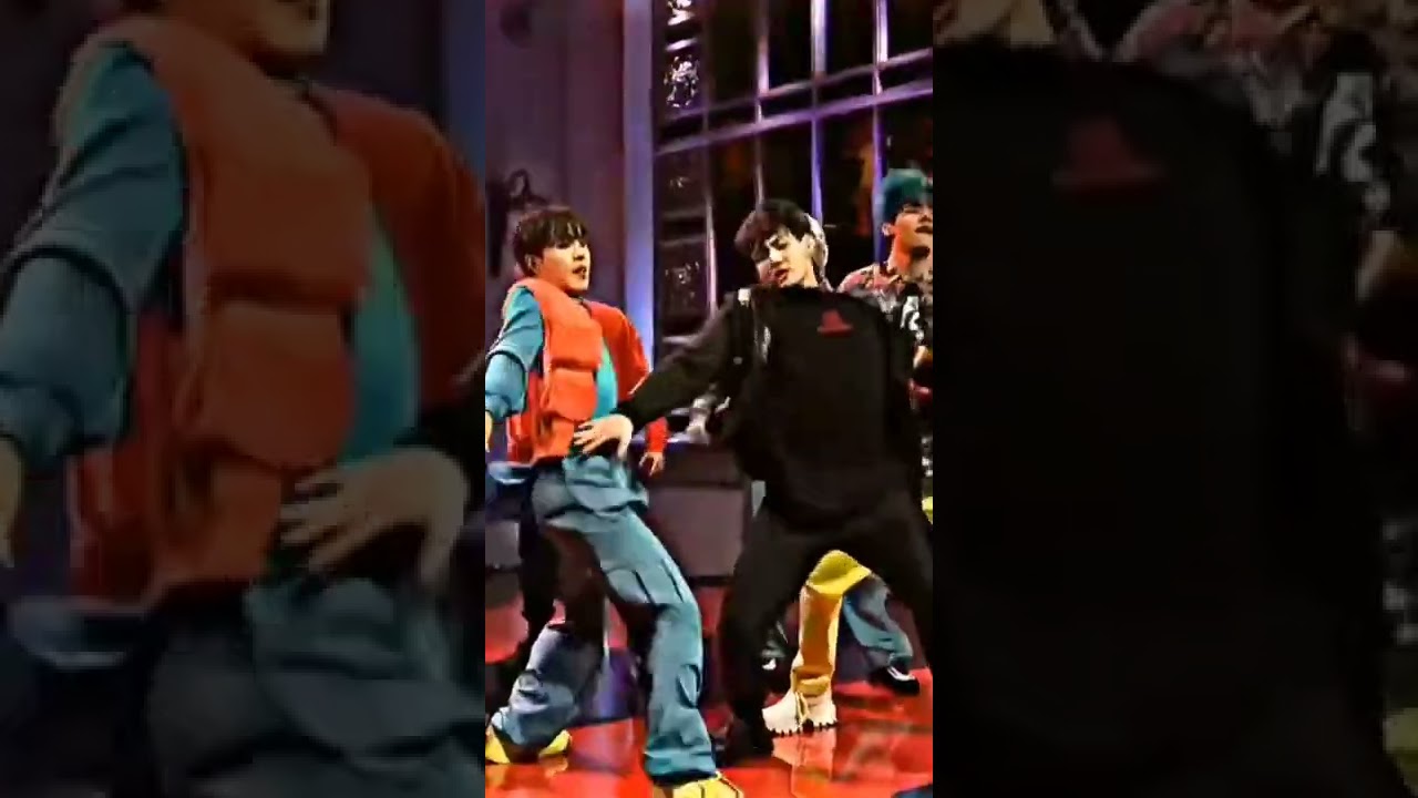 Jungkook countrolling jhopeii 's hip is just🔥🥵😩