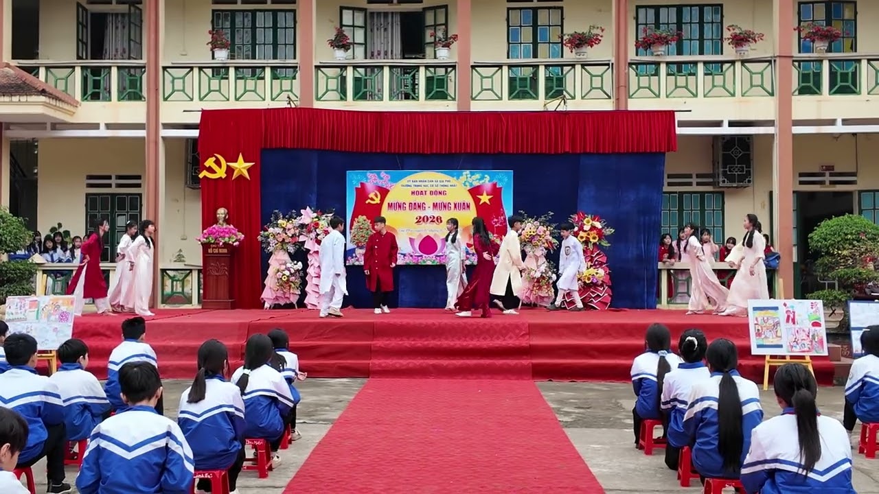 Múa tết đong đầy 7A2