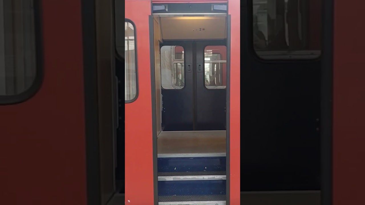 Sluiting van de deuren MS86 NewLook | Treinen | NMBS/SNCB