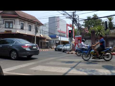 タイランド2014 チェンマイ ラーチャダムヌーン通りとプラポクラオ通りの交差点