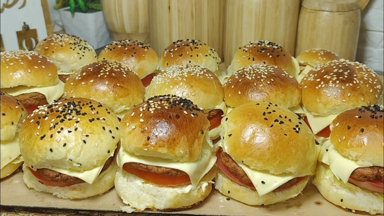 المملحة لي يعشقو فيها عائلتي نهار نديرها يموتو بل فرحة حبة متقعد 👌 ميني برغر بخبز خفيف ريشة 🪶 