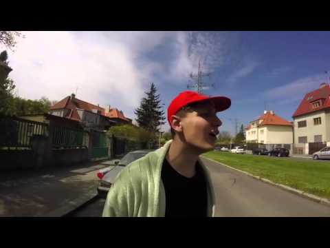 Bába pod kořenem