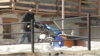 BCS 740 met bezem in sneeuw